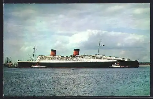 AK Southampton, Passagierschiff RMS Queen Elizabeth im Hafen
