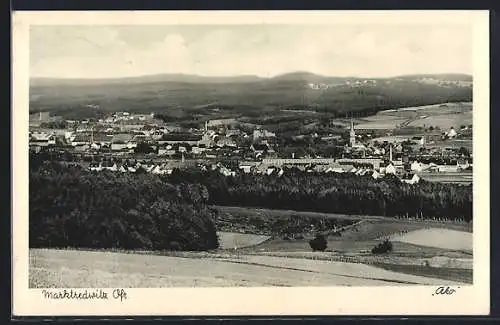 AK Marktredwitz /Ofr., Gesamtansicht mit Umgebung von einem Hang aus