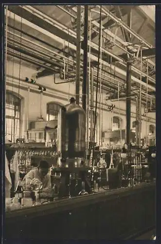 AK Leverkusen a. Rh., Farbenfabriken vorm. Friedr. Bayer & Co., Im Laboratorium