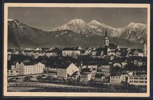 AK Krainburg / Kranj, Blick zum Ort mit Gebirgspanorama