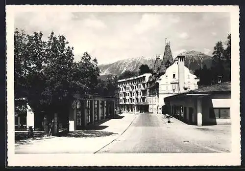 AK Bled, Strassenpartie mit Park Hotel