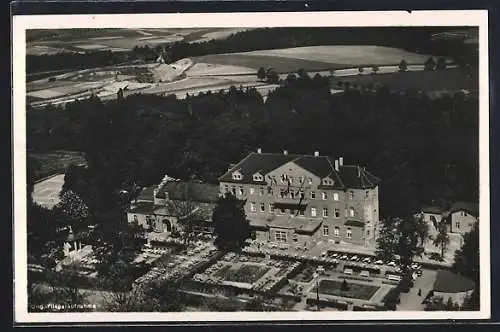 AK Bad Lausick, Kurhotel Hermannsplatz vom Flugzeug aus