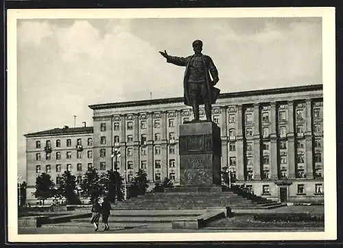 AK Leningrad, Statue of S. M. Kirov in Kirov Square