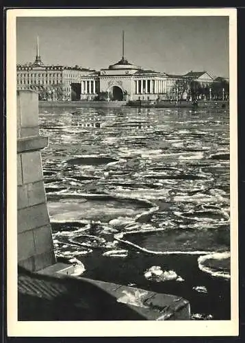 AK Leningrad, The Neva, Floating of ice