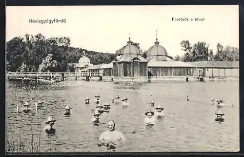 AK Hévizgyórfürdö, Fürdözök a tóban