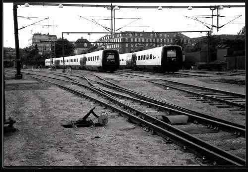 Fotografie Eisenbahn Dänemark, DSB Danske Statsbaner, Personenzug 2005 & 2021 im Depot Kopenhagen