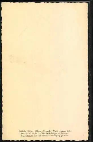 Fotografie Militär Schweiz, Soldaten in Uniform mit Bajonett um 1925