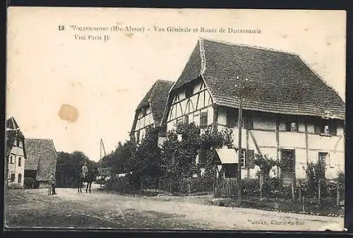 AK Wolfersdorf, vue générale depuis la route de Dannemarie, un homme à chevalet un autre à vélo