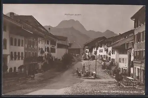AK Gruyeres, Strassenpartie mit Blick zum Moleson
