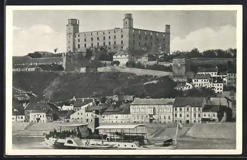 AK Bratislava, Teilansicht mit Burg, Dampfer