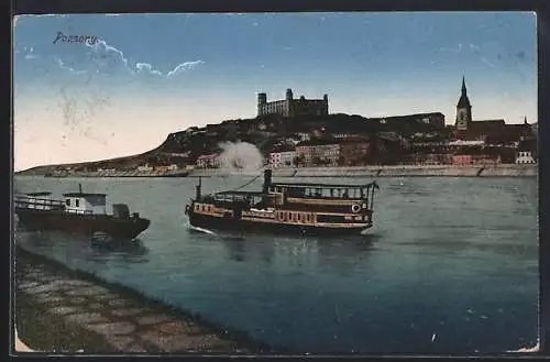 AK Pozsony, Salondampfer vor der Stadt mit Schlossberg