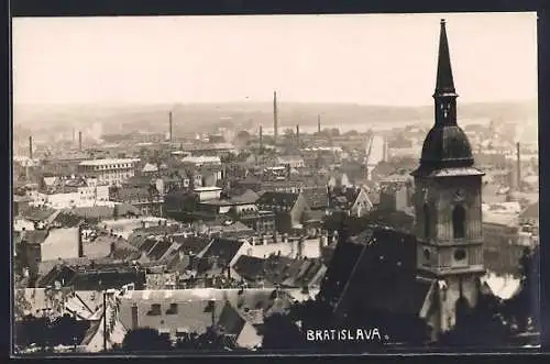 AK Bratislava, Totalansicht mit der Kirche