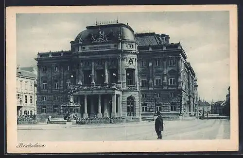 AK Bratislava, National-Theater, Aussenansicht