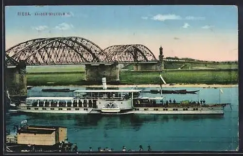 AK Riesa, Binnenschiff Kaiser Wilhelm II. unter einer Brücke