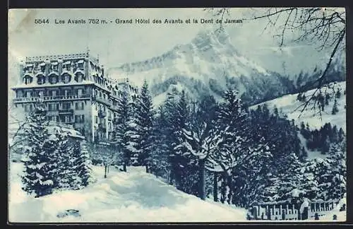 AK Les Avants, Grand Hotel des Avants et la Dent de Jaman en hiver