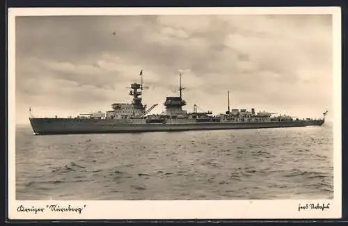 AK Kriegsmarine-Kreuzer Nürnberg auf See