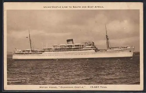 AK Passagierschiff M. V. Dunvegan Castle in ruhigen Gewässern, Union-Castle Line