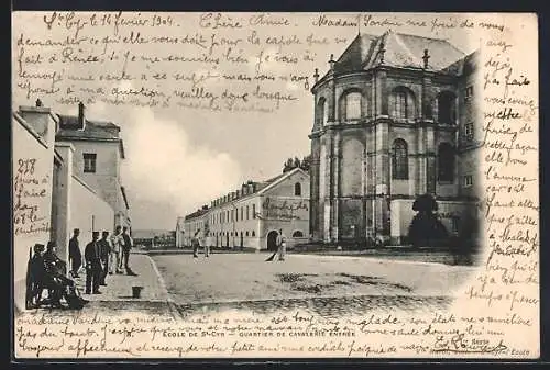 AK Ecole-de-St-Cyr, École de Cavalerie et quartier animé