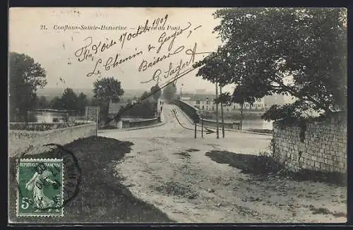 AK Conflans-Sainte-Honorine, L`entrée du pont et vue sur la rivière