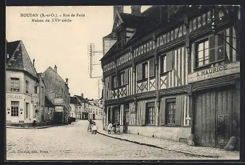 AK Houdan, Rue de Paris, Maison du XVIe siècle