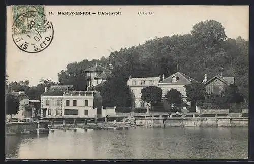 AK Marly-le-Roi, L`Abreuvoir et les maisons au bord de l`eau
