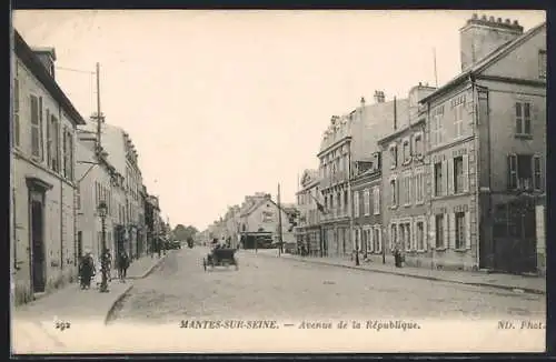AK Mantes-sur-Seine, Avenue de la République