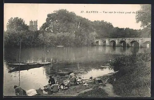 AK Mantes, Vue sur le vieux pont de la Seine
