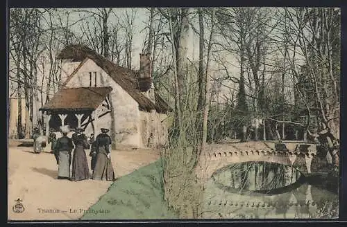 AK Trianon, Le Presbytère et le pont pittoresque