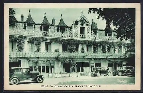 AK Mantes-la-Jolie, Hôtel du Grand Cerf et voitures anciennes devant l`entrée