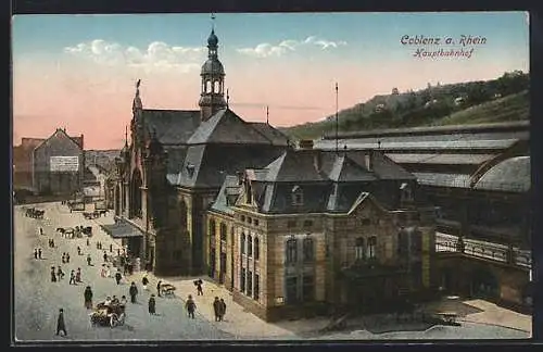 AK Koblenz, Hauptbahnhof mit Passanten