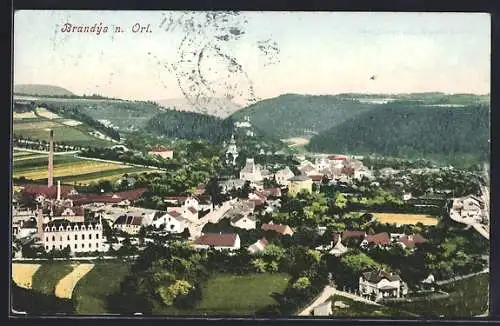 AK Bradýs n. Orl, Panorama mit Strassenpartie