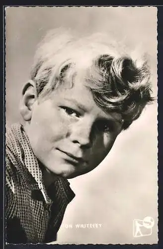 AK Schauspieler Jon Whiteley im Portrait