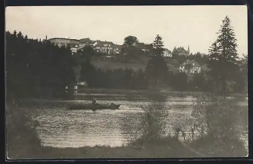 AK St. Georgen /Schwarzw., Blick vom See auf Häuser, Ruderboot