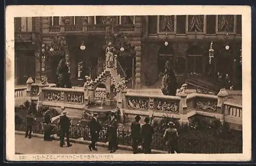 AK Köln, Schaulustige am Heinzelmännchenbrunnen
