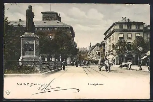 AK Mainz, Ludwigstrasse mit Denkmal und Fuhrwerk