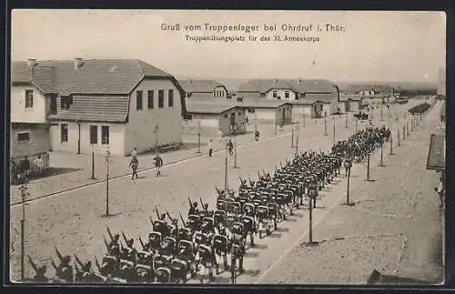 AK Ohrdruf i. Th., Marsch einder Kompanie des XI. Armeecorps durch das Lager auf dem Truppenübungsplatz