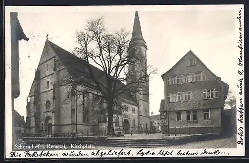 AK Schorndorf i. Remstal, Kirchplatz mit Strassenpartie
