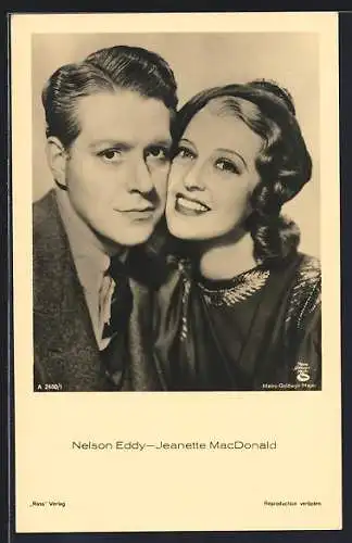 AK Schauspieler Nelson Eddy und Jeanette MacDonald posieren zusammen