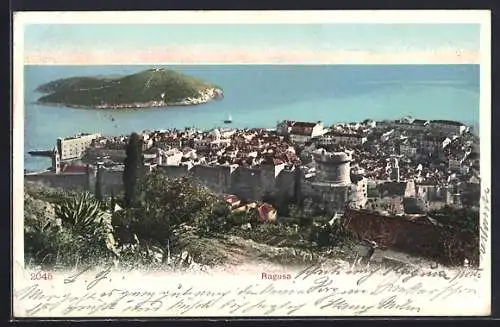 AK Ragusa, Ortsansicht mit der Küste vorgelagerter Insel