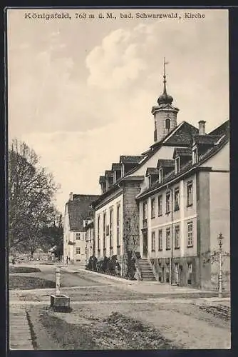 AK Königsfeld / Schwarzwald, Strassenpartie mit Kirche