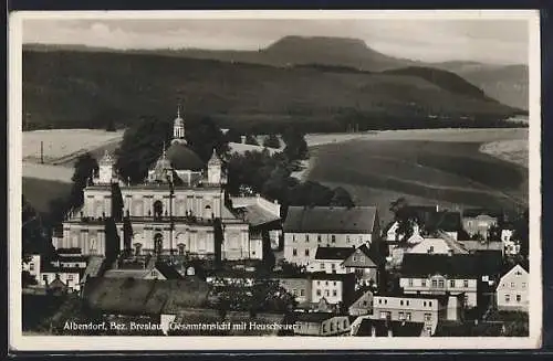 AK Albendorf, Gesamtansicht mit Heuscheuer und der Wallfahrtskirche