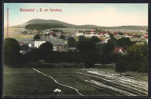 AK Warnsdorf / Varnsdorf, Totalansicht mit Spitzberg