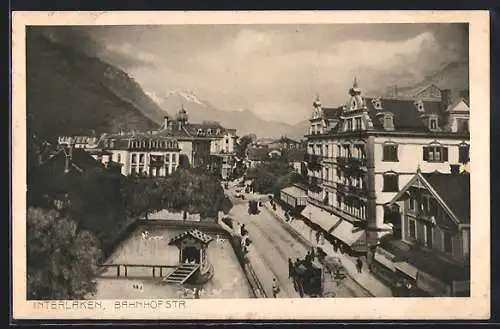 AK Interlaken, Bahnhofstrasse mit Confiserie