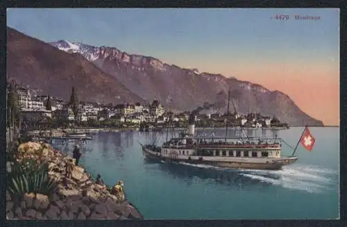 AK Montreux, Raddampfer fährt auf den Steg der Stadt zu