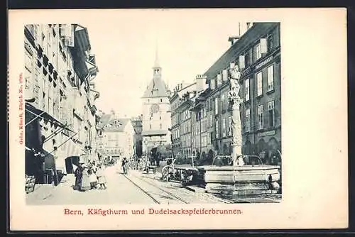 AK Bern, Strasse am Dudelsackpfeiferbrunnen mit Blick zum Käfigturm