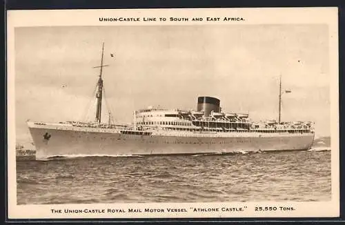 AK Passagierschiff RMMV Athlone Castle vor der Küste, Union-Castle Liner