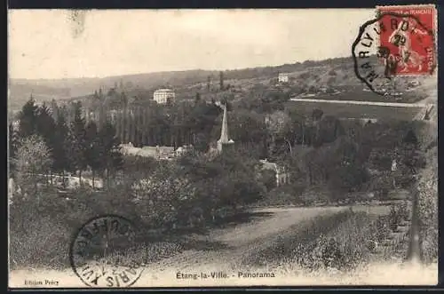 AK Étang-la-Ville, Panorama du village avec vue sur les collines et les bâtiments environnants
