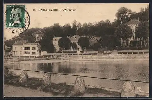 AK Marly-le-Roi, L`Abreuvoir et les maisons environnantes