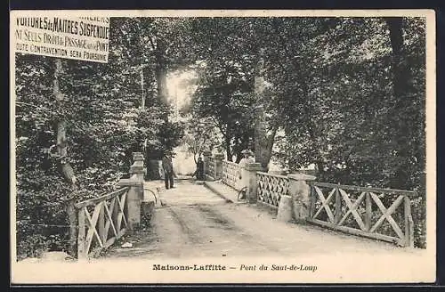 AK Maisons-Laffitte, Pont du Saut-de-Loup dans la forêt verdoyante