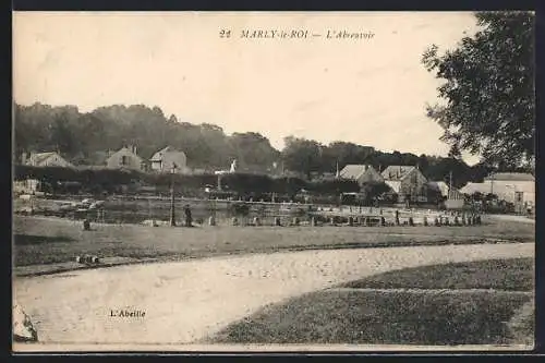 AK Marly-le-Roi, L`Abreuvoir et les maisons environnantes